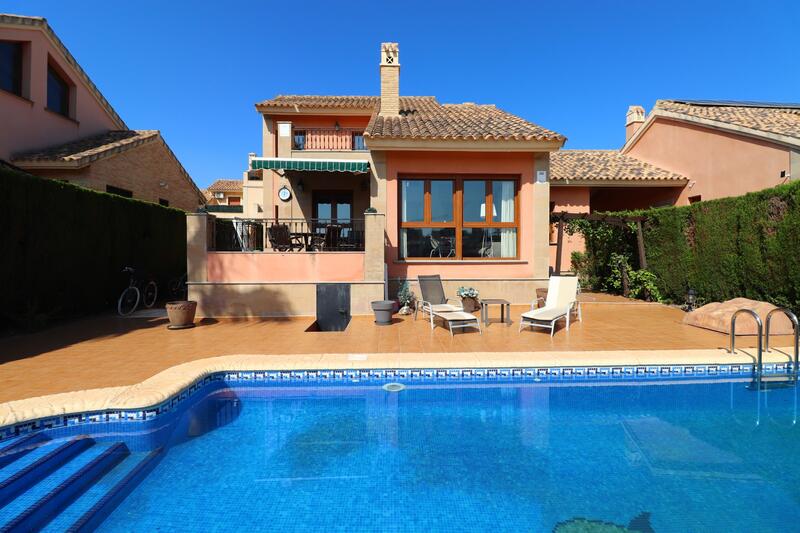 Villa for sale in Algorfa, Alicante