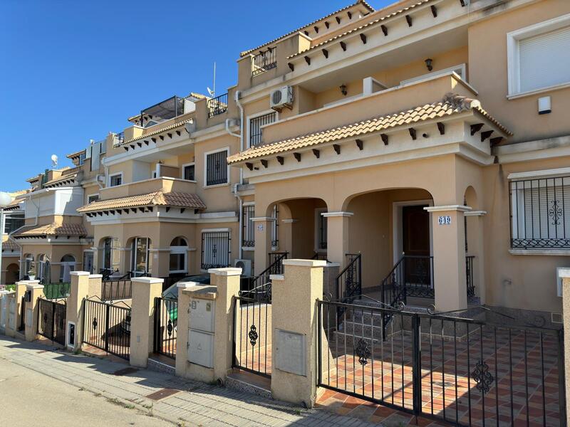 Townhouse for sale in Orihuela Costa, Alicante