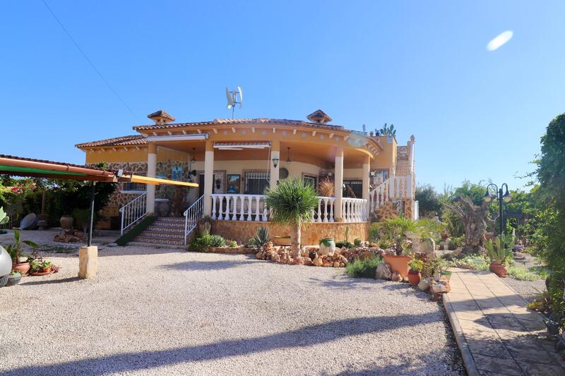 Country House for sale in Catral, Alicante