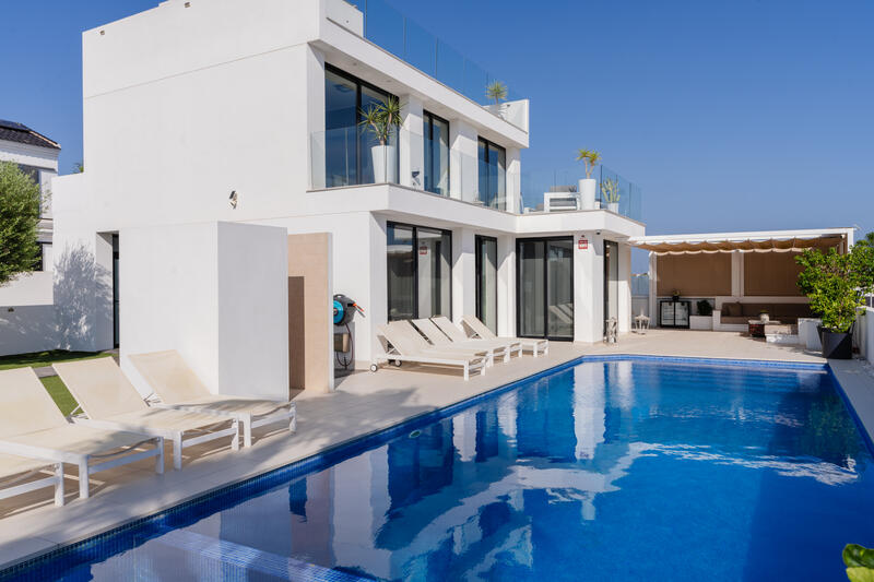 Villa for sale in San Fulgencio, Alicante