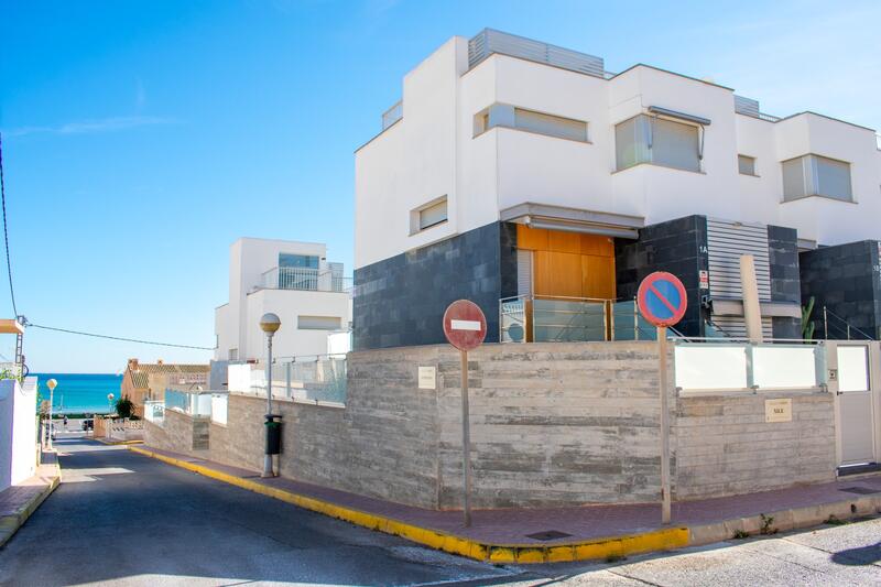 Townhouse for sale in Guardamar del Segura, Alicante