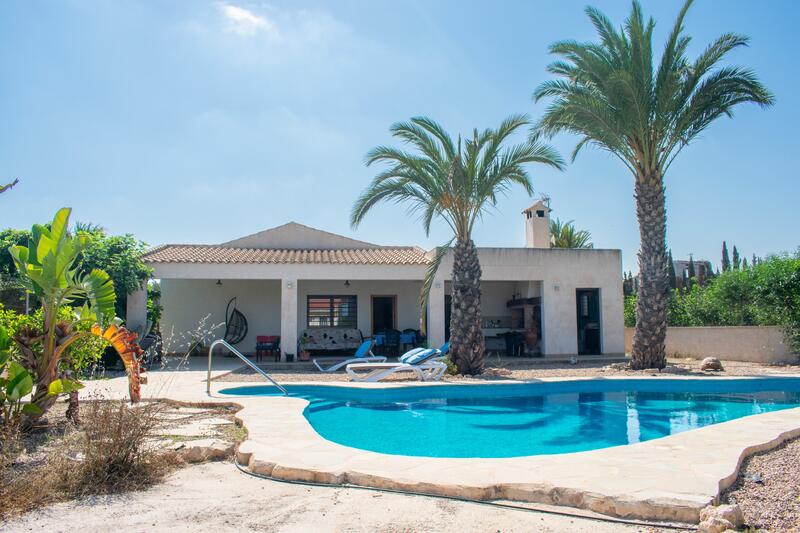 Villa for sale in Guardamar del Segura, Alicante