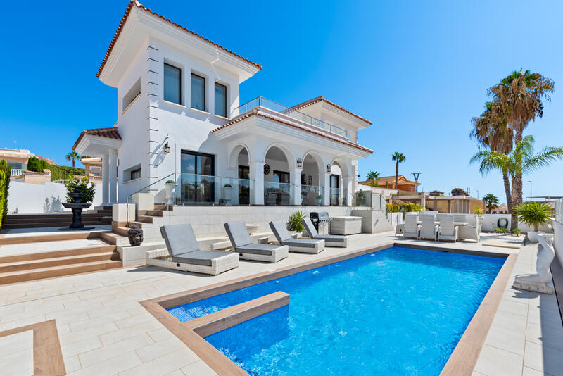 Villa for sale in Ciudad Quesada, Alicante