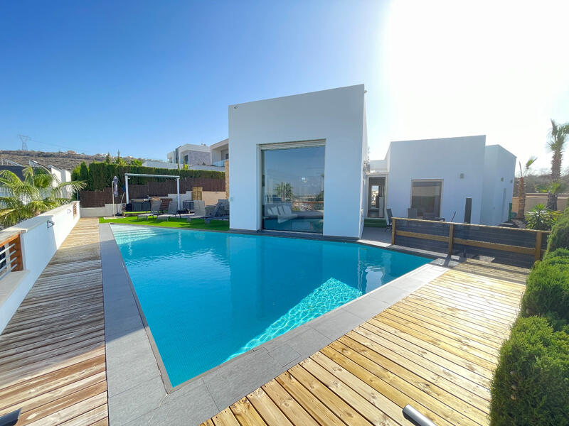 Villa Te koop in Benijófar, Alicante