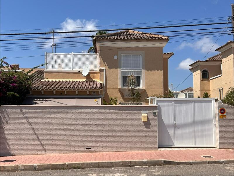 Townhouse for sale in Guardamar del Segura, Alicante