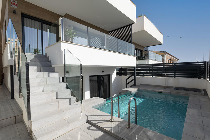 Villa til salgs i Torrevieja, Alicante