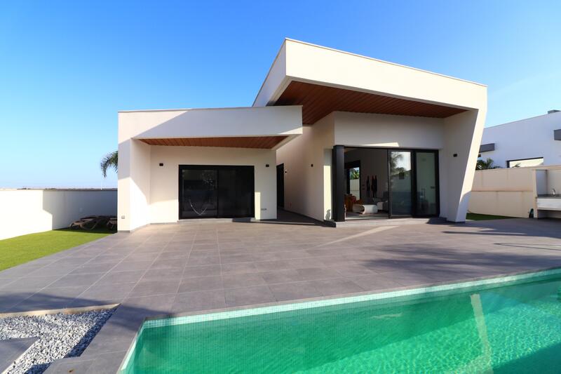 Villa for sale in Formentera del Segura, Alicante