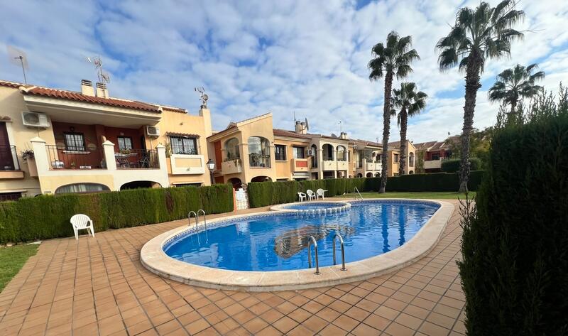 Maison de Ville à vendre dans Torrevieja, Alicante