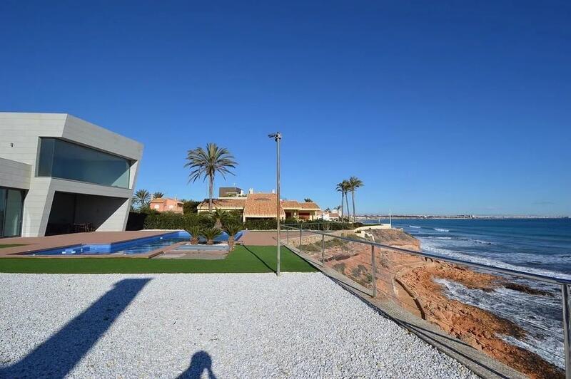 Villa til salgs i Orihuela Costa, Alicante