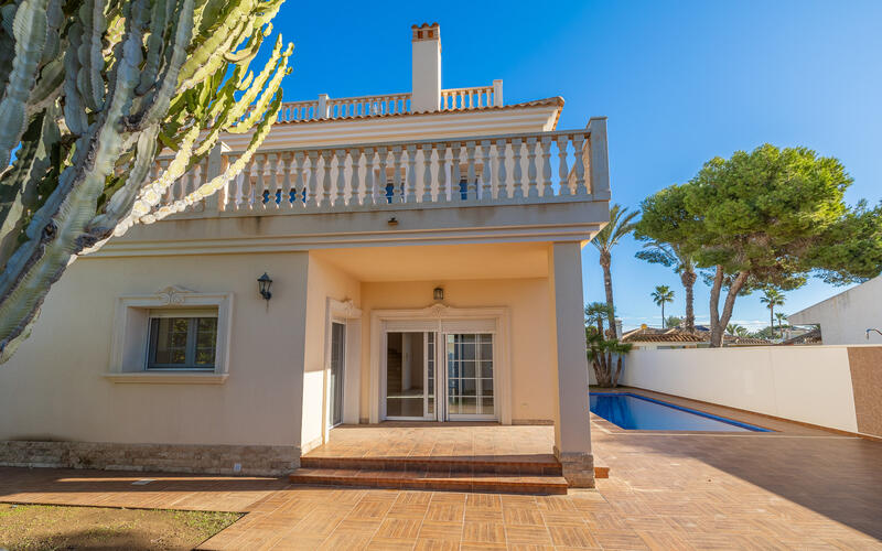 Villa en venta en Orihuela Costa, Alicante