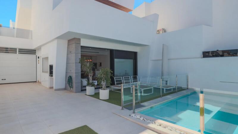 Villa en venta en Santiago de la Ribera, Murcia