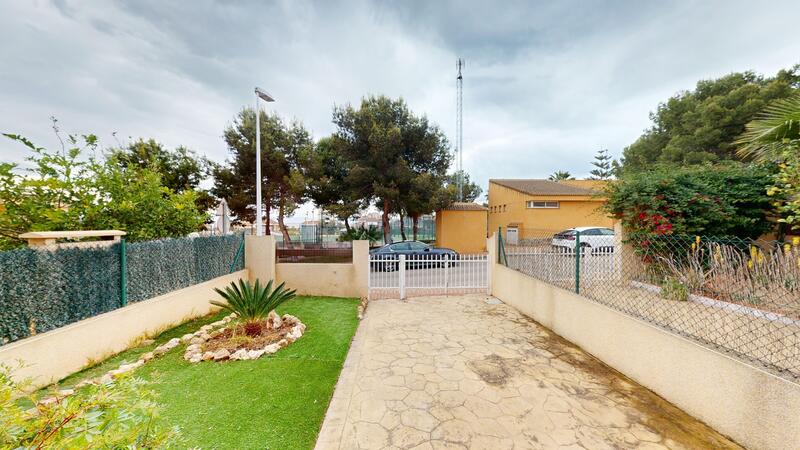 Adosado en venta en Gran Alacant, Alicante