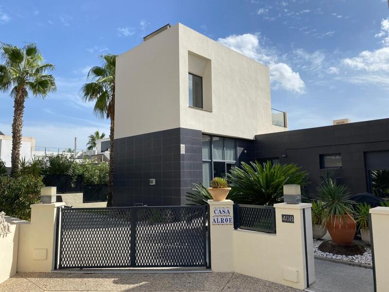 Villa til salgs i Orihuela Costa, Alicante