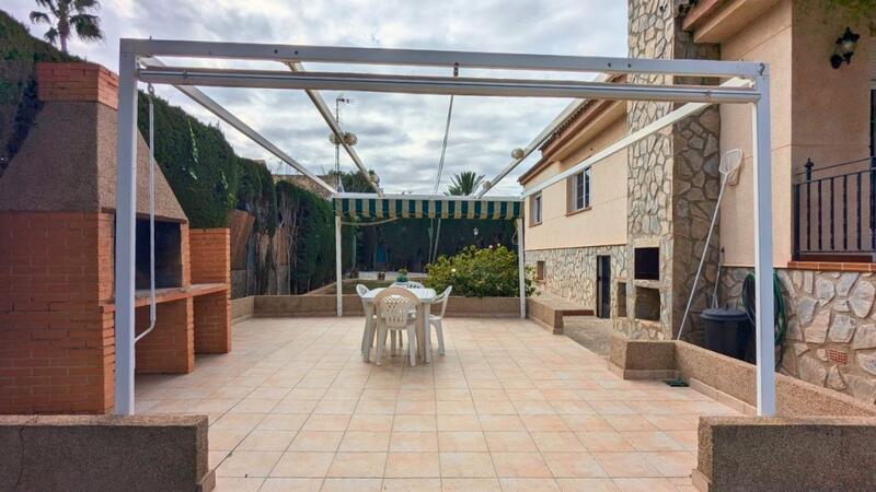 4 Cuarto Villa en venta