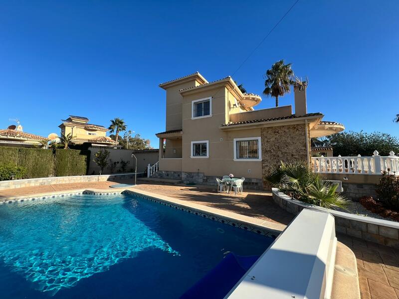 Villa en venta en San Luis, Alicante