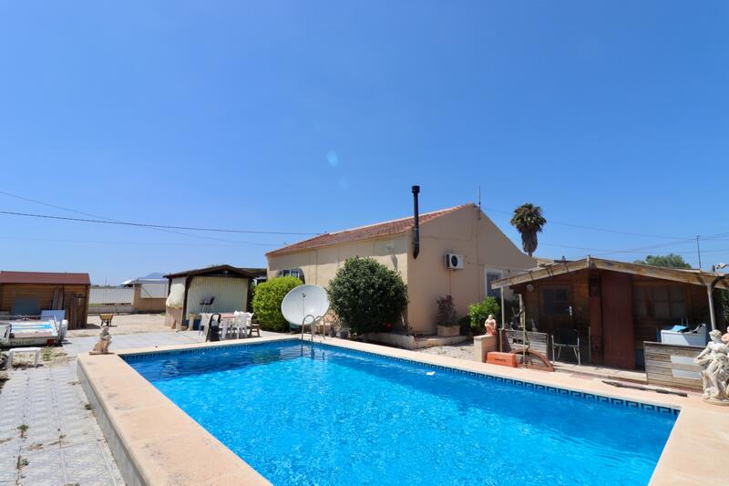 Country House for sale in Heredades, Alicante