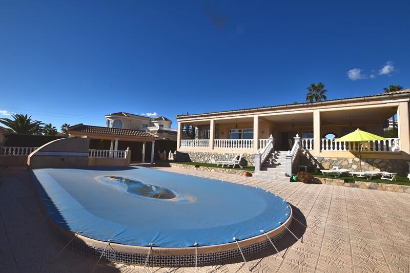 Villa for sale in Ciudad Quesada, Alicante