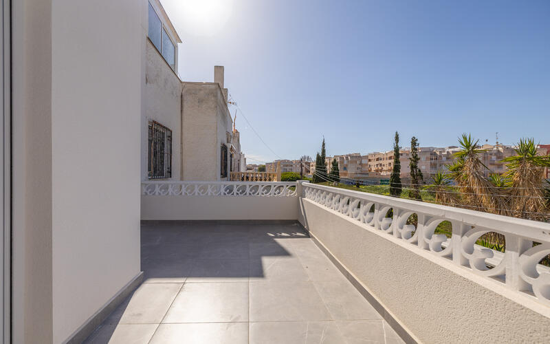 Stadthaus zu verkaufen in Torrevieja, Alicante