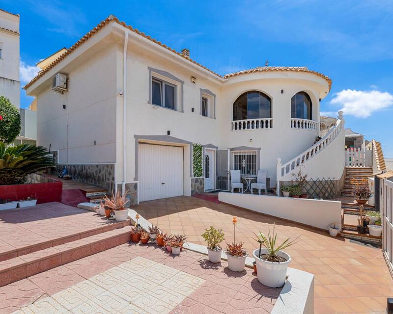 Villa for sale in Benijófar, Alicante