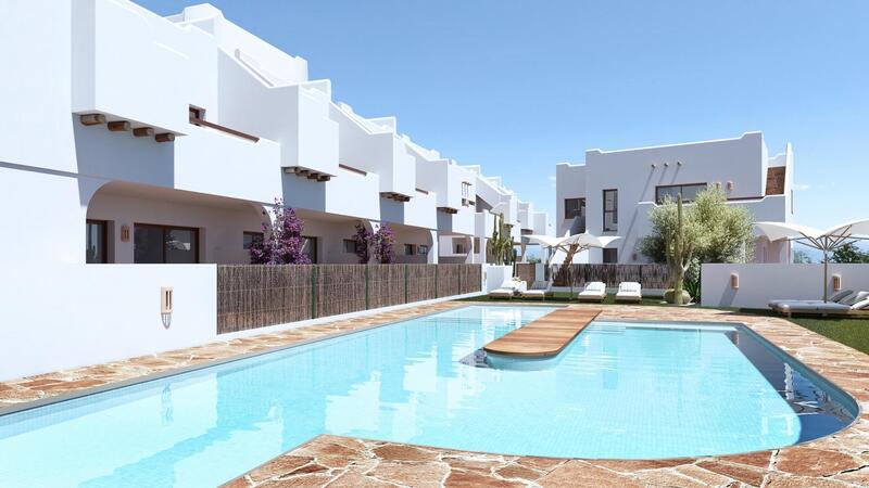 Villa en venta en Pilar de la Horadada, Alicante