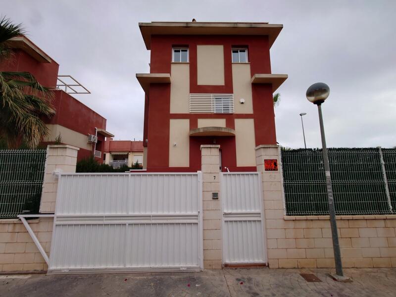 Stadthaus zu verkaufen in Orihuela Costa, Alicante