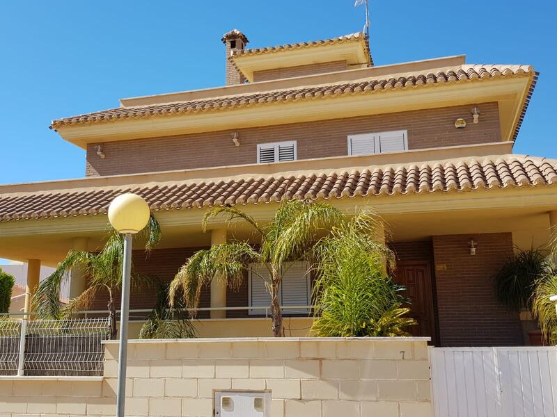 5 bedroom Villa for sale