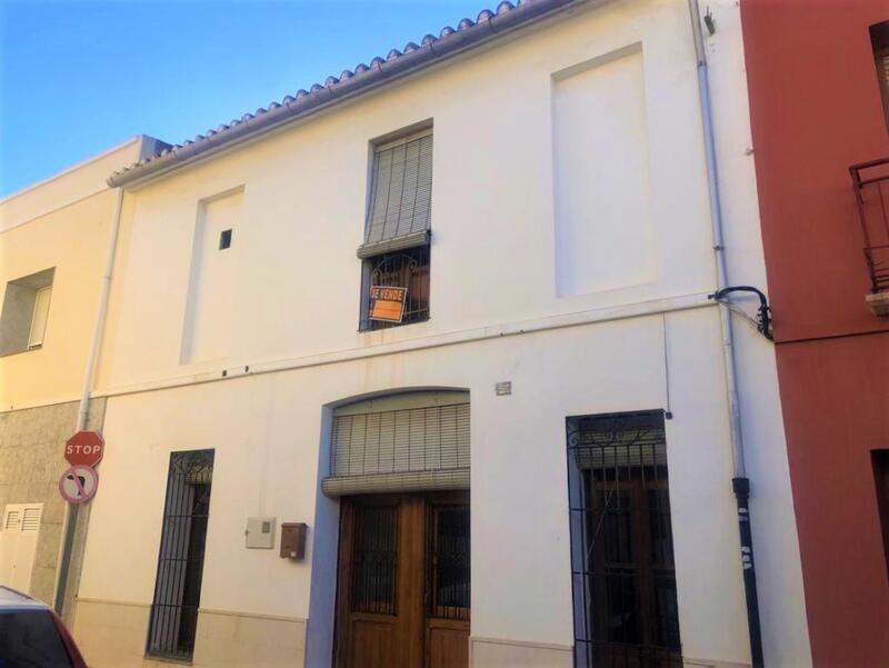 Maison de Ville à vendre dans Gata de Gorgos, Alicante