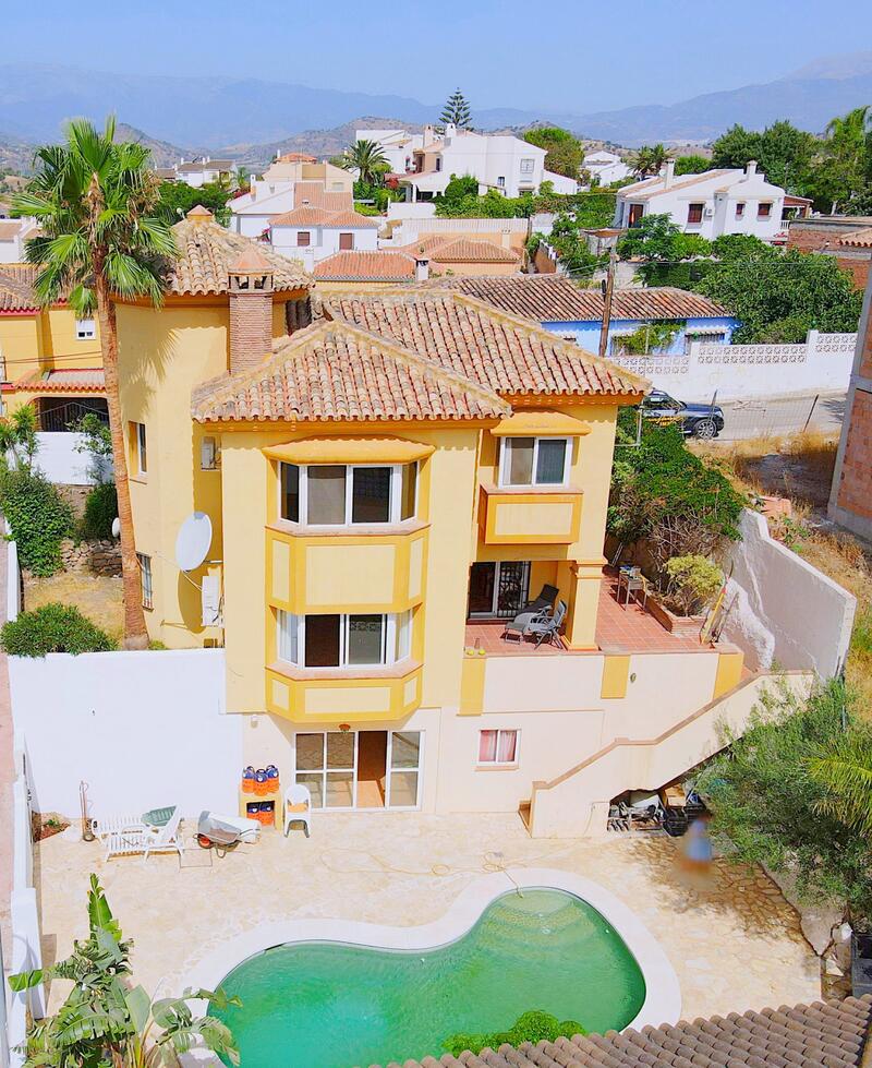 Villa for sale in Coin, Málaga