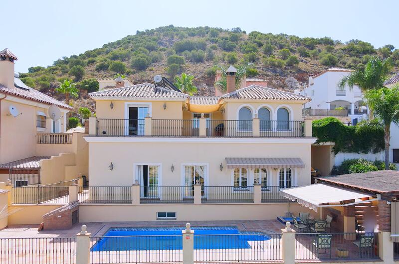 Villa for sale in Coin, Málaga