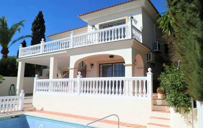 Villa en venta en Cerros del Aguila, Málaga