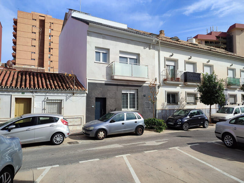 Rekkehus til salgs i Fuengirola, Málaga