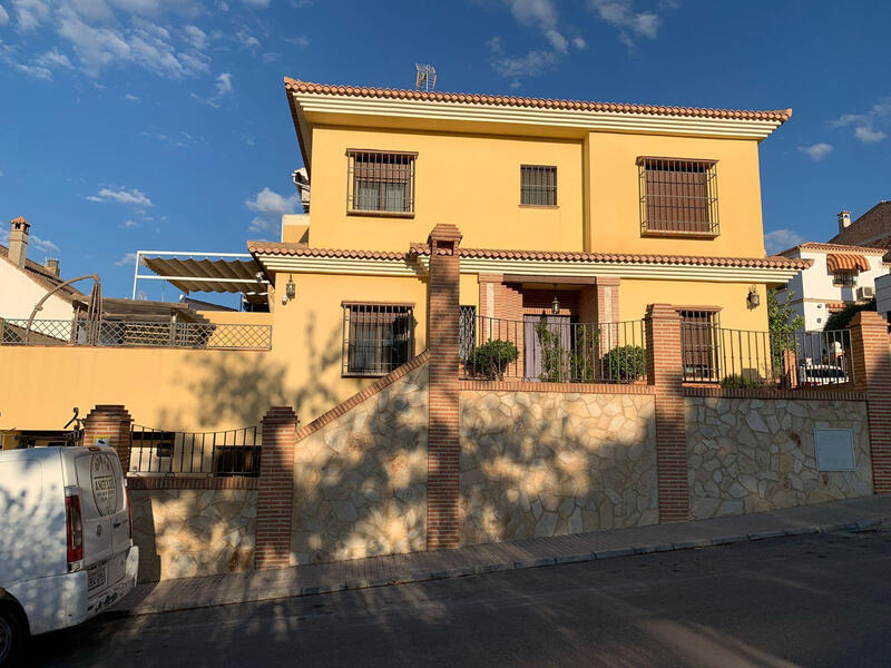 Villa zu verkaufen in Antequera, Málaga
