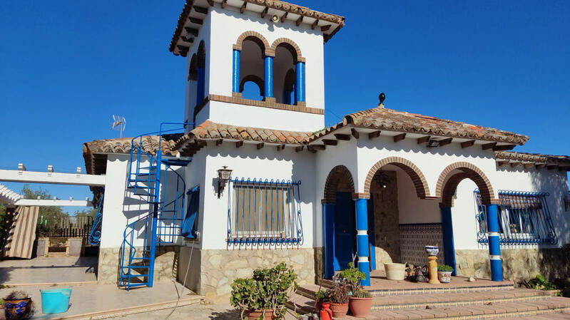 Деревенский Дом продается в Puente Genil, Córdoba