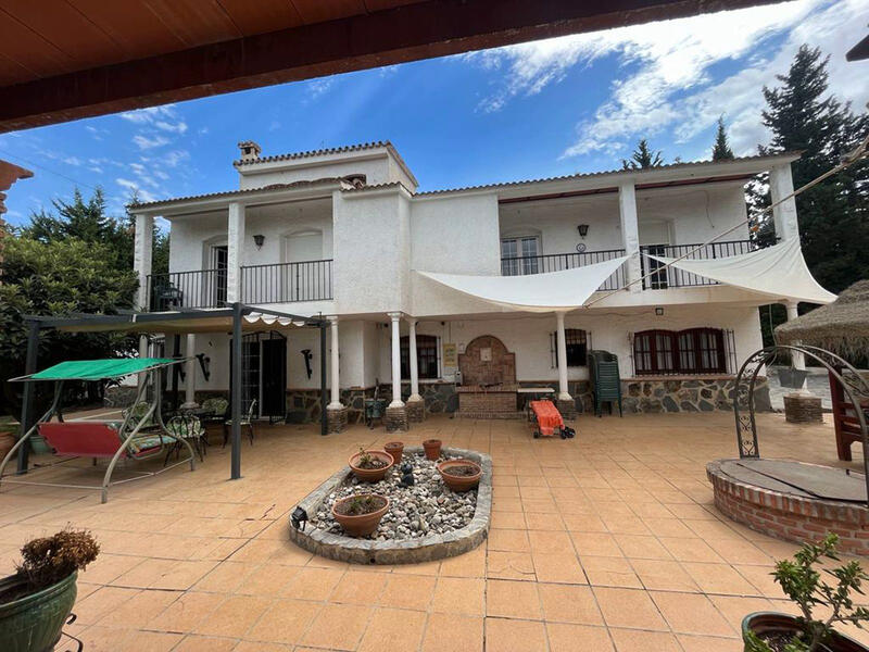 Villa zu verkaufen in Alhaurin de la Torre, Málaga