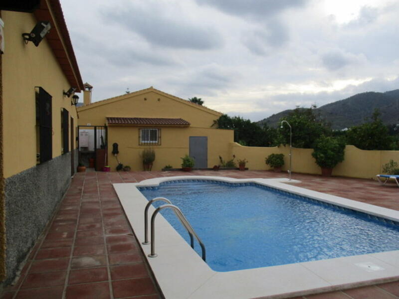 2 bedroom Country House for sale