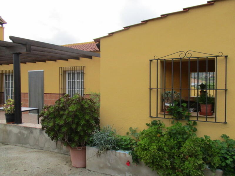 2 bedroom Country House for sale