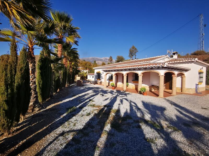 Villa zu verkaufen in Canillas de Aceituno, Málaga