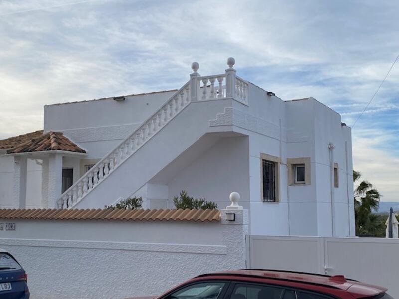 вилла продается в San Miguel de Salinas, Alicante