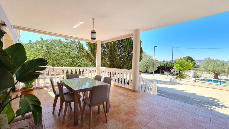 5 bedroom Villa for sale