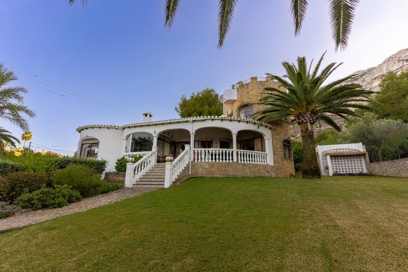 Villa zu verkaufen in Denia, Alicante