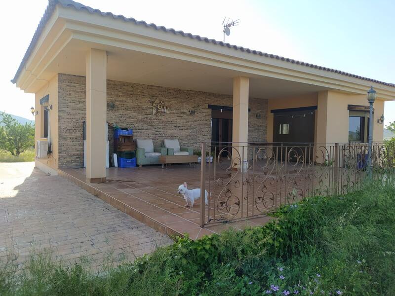 Villa for sale in Yecla, Murcia