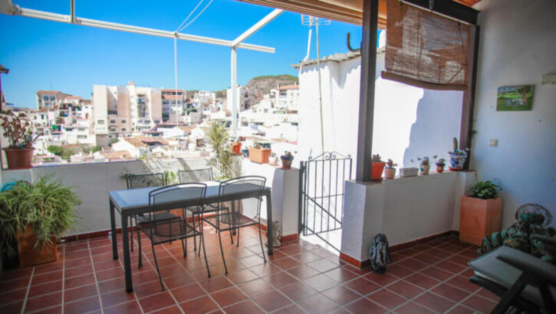 Maison de Ville à vendre dans Alora, Málaga