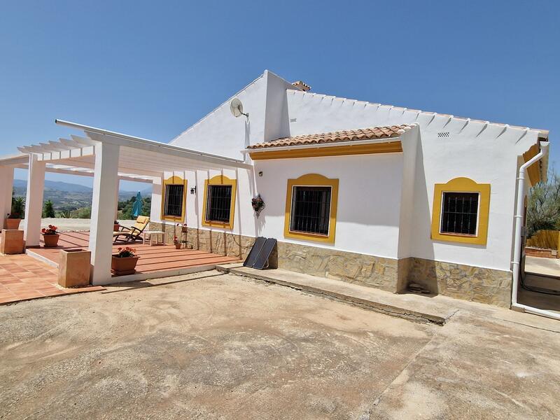 Villa zu verkaufen in Canillas de Aceituno, Málaga