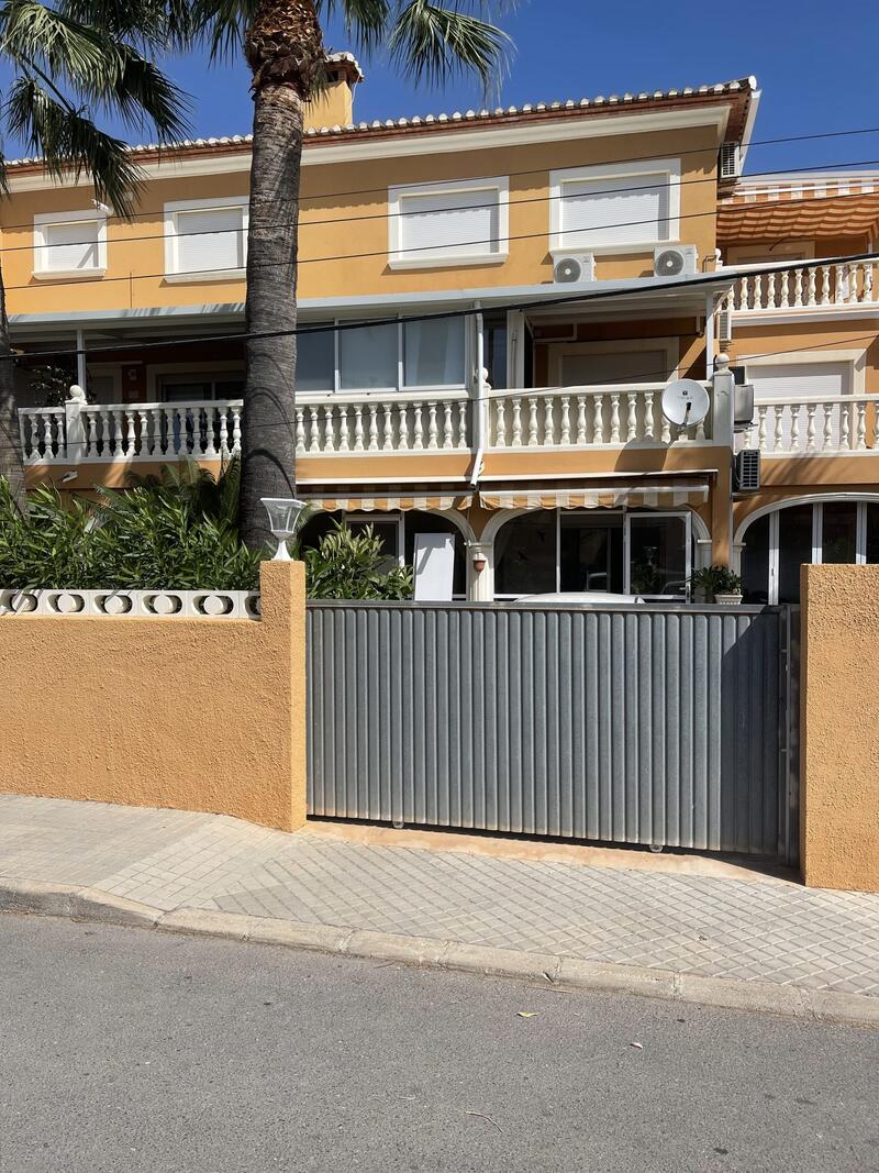 Apartamento en venta en Denia, Alicante