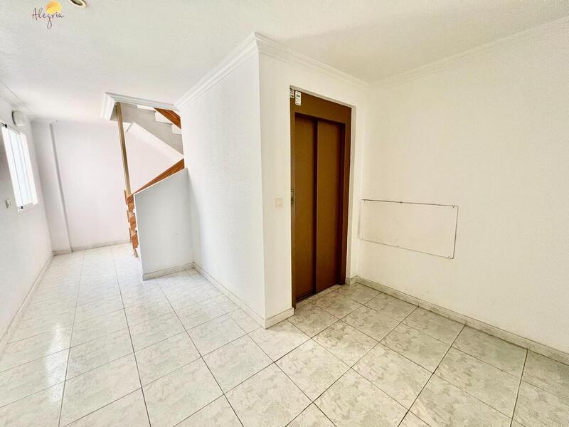 2 slaapkamer Appartement Te koop