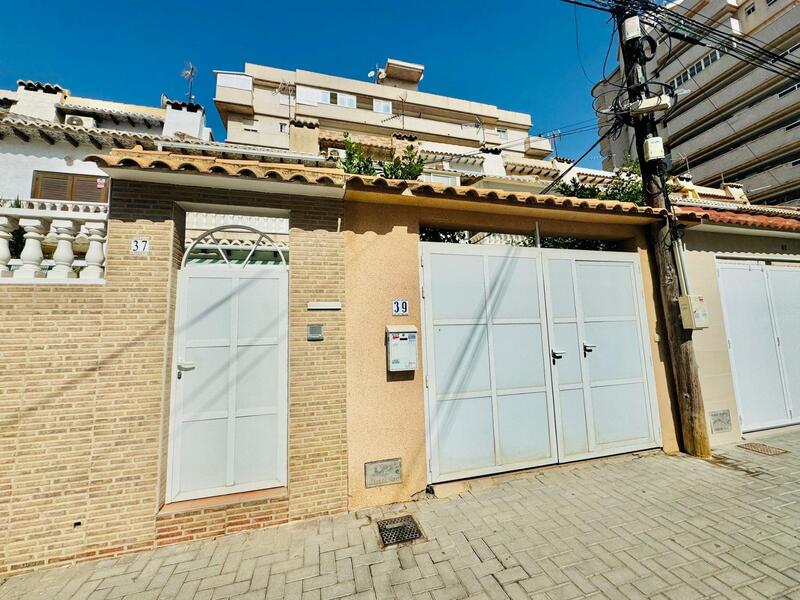 4 Cuarto Villa en venta