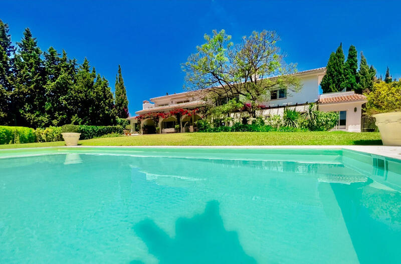 Villa à vendre dans Calahonda, Málaga