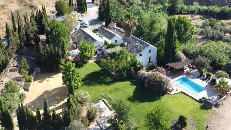 Lantställe till salu i Villanueva de Tapia, Málaga