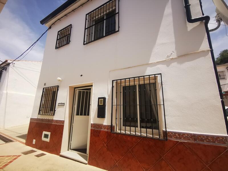 Stadthaus zu verkaufen in Periana, Málaga