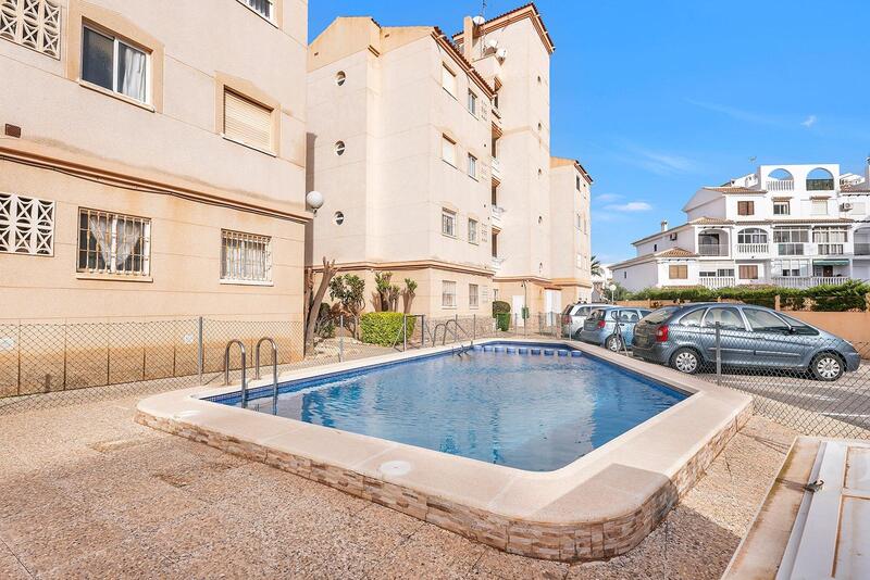 квартира продается в Torrevieja, Alicante